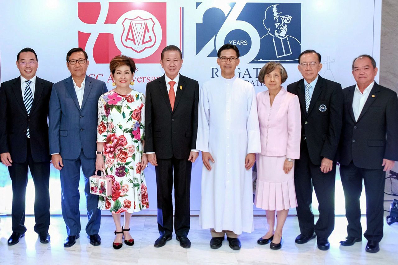 ฉลองใหญ่ - สนั่น อังอุบลกุล เป็นประธานในงานฉลองครบรอบก่อตั้งโรงเรียนอัสสัมชัญพาณิชยการ 80 ปีและมูลนิธิโรเกชั่น 26 ปี โดยมี ภราดาวิหาร ศรีหาพล, คุณหญิงณัฐิกา อังอุบลกุล, ทรงพล ชัญมาตรกิจ และ พัชรี คงตระกูลเทียน มาร่วมงานด้วย ที่โรงแรมวอลดอร์ฟ แอสโทเรีย วันก่อน.