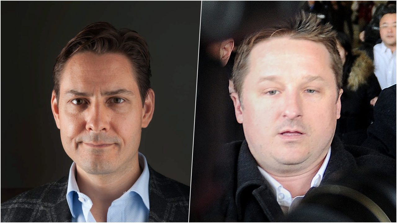 นายไมเคิล โควริค (ซ้าย) และนายไมเคิล สแปวอร์ ชาวแคนาดา 2 คนที่ถูกทางการจีนควบคุมตัวในประเทศจีน