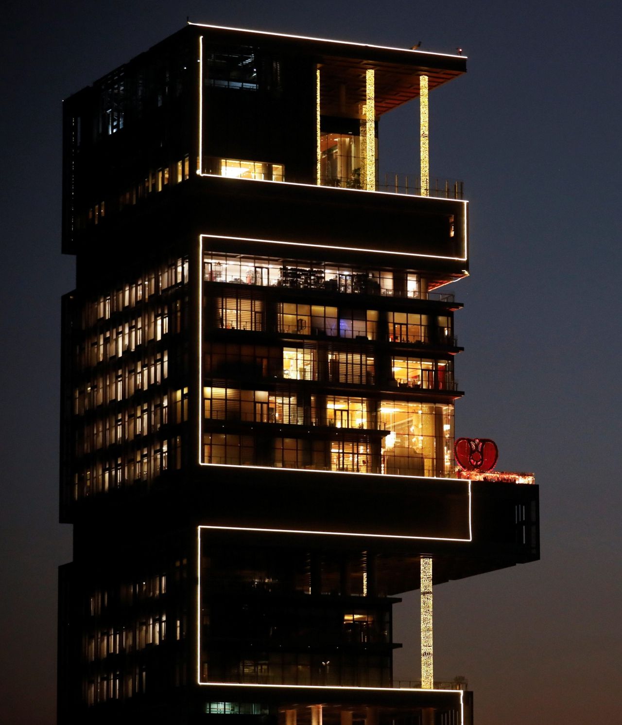 Antilia บ้านพักอาศัยของครอบครัวเจ้าสาว