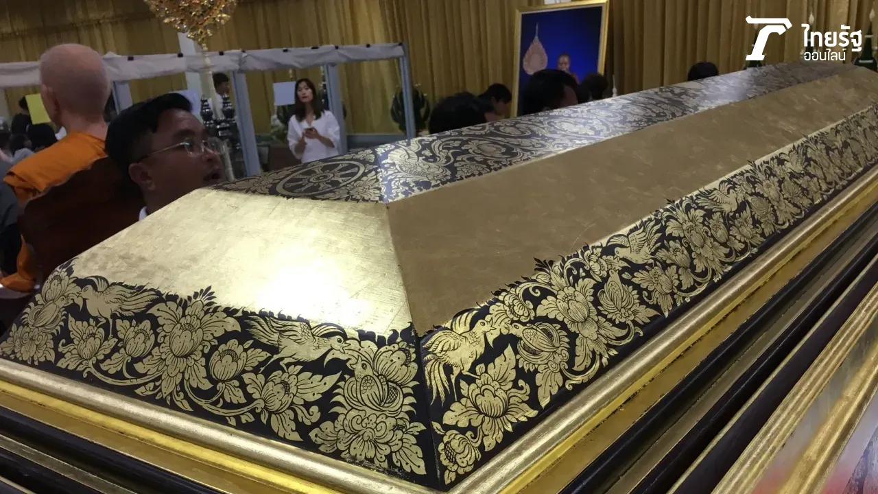 เผยภาพ หีบศพ “หลวงพ่อคูณ” ลวดลายชวนรำลึกปราชญ์แห่งที่ราบสูง
