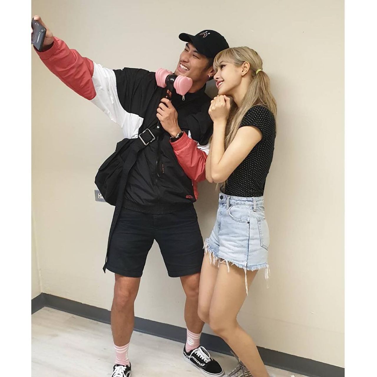 บอย-ลิซ่า Blackpink ขอบคุณภาพจากไอจี @boy_pakorn