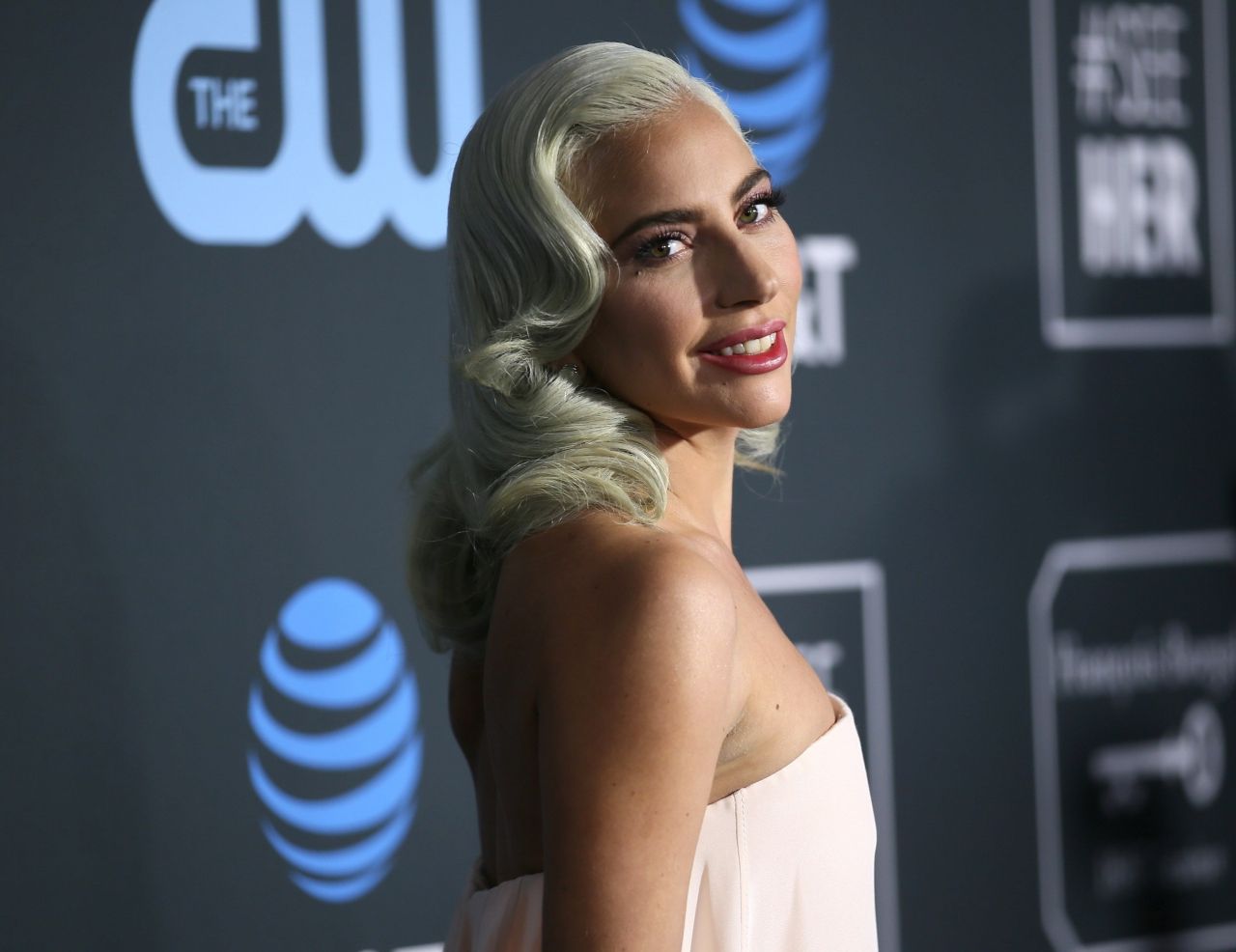 อุ๊ย จริตยิ้มแย้ม นึกว่ามิสยูนิเวิร์ส Miss Universe 2019 