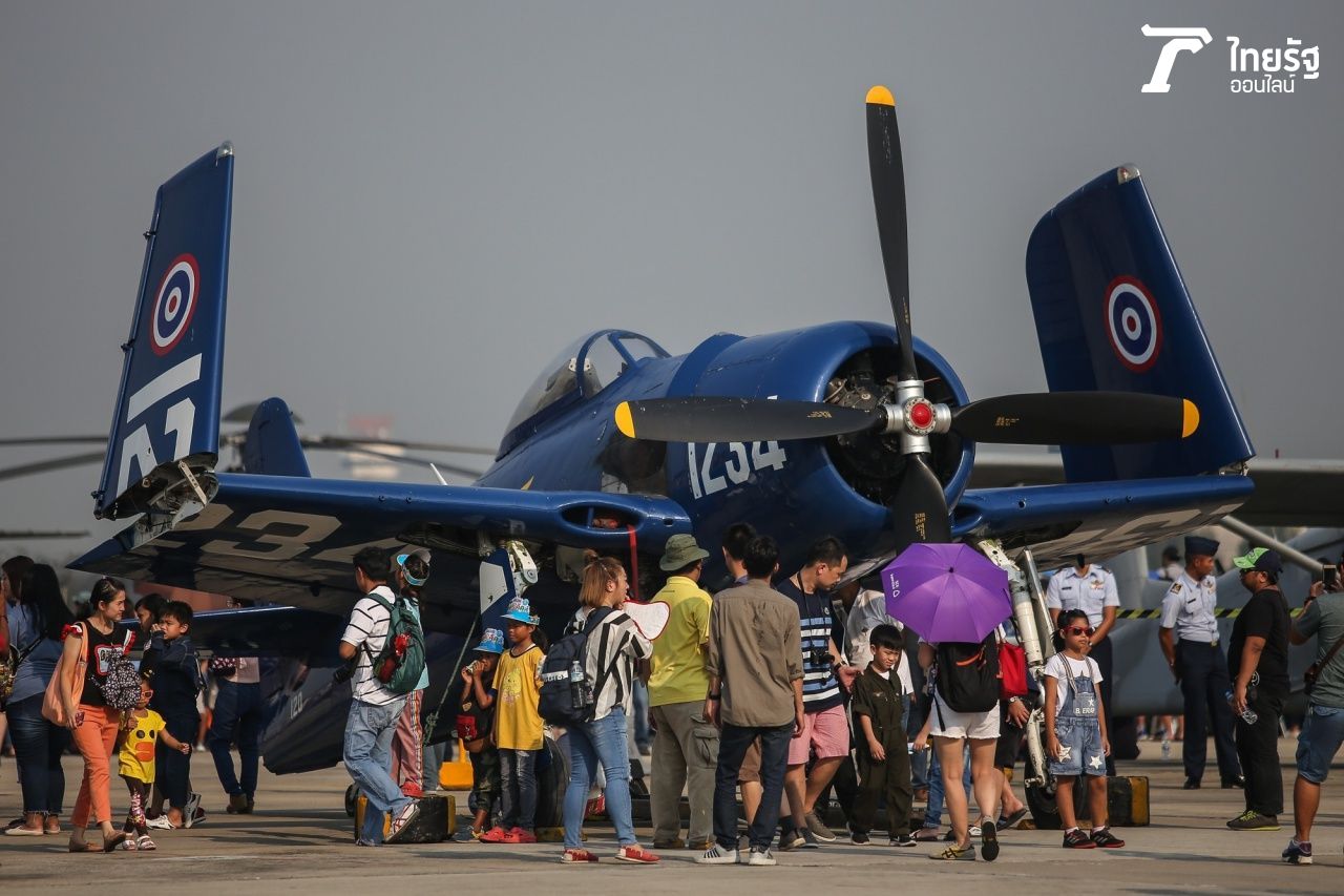 เครื่องบินรุ่นคุณปู่ เอฟ-8 เอฟ แบร์แคท