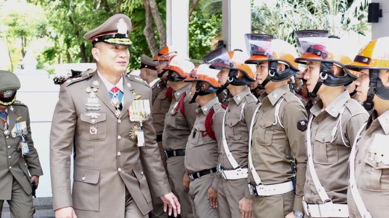 พล.ต.ต.นิธิธร จินตกานนท์ ผู้บังคับการจราจร