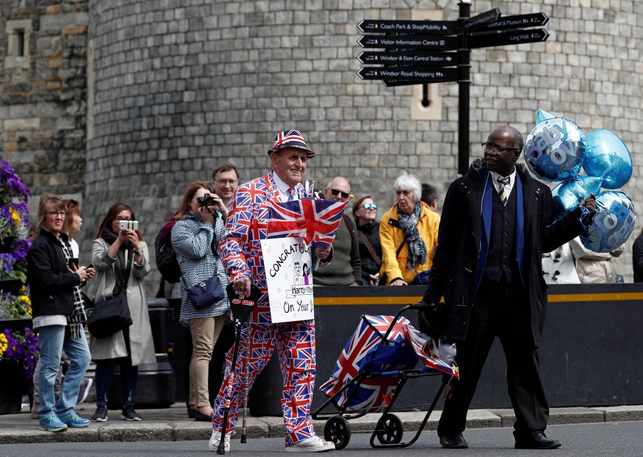 ชาวอังกฤษแสดงความยินดี เมแกน มีประสูติกาลพระโอรส