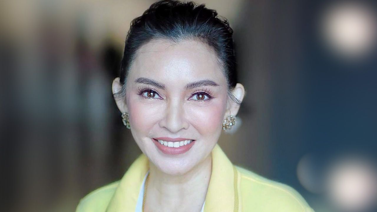 ปุ้ย-พิมลวรรณ ให้หลานๆ เรซซิ่ง กับ ปีใหม่ เรียกยายๆในรายการ “แชร์ข่าวสาวสตรอง” แต่ตัวจริงหน้าตึงเปรี๊ยะเป็นสาว 2 พันปี สงสัยจะเป็น คุณยายวรนาถ กลับชาติมาเกิดรึป่าว?? คริๆ.