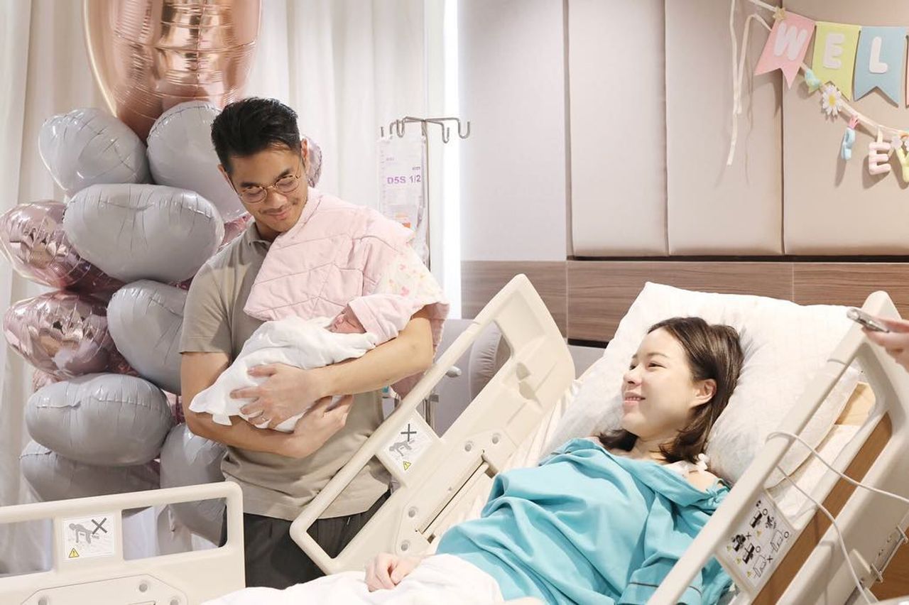 เนม-ป้อ และน้องเรน ขอบคุณภาพจากไอจี @nameraiva