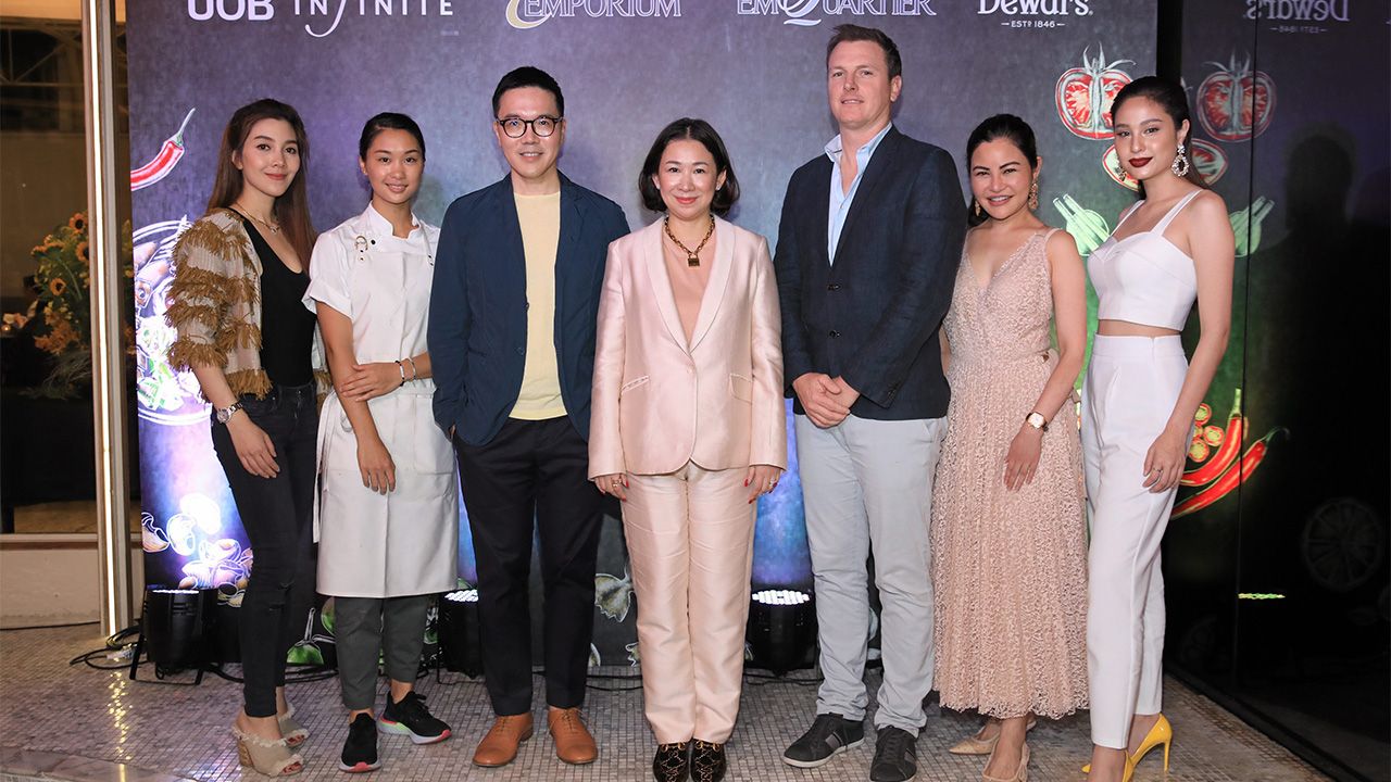 เชฟดัง อรธิรา ภาคสุวรรณ เปิดงาน “EM Culinary Experiences” ชวนรับประทานอาหารสุดพิเศษจากเชฟชื่อดัง ชุดารี เทพาคำ โดยมี เจเรมี บริสโค, รัตน์ มณีรัตน์, กัลยารัตน์ อัครเดชเดชาชัย, อุษามณี ไวทยานนท์ และ วิริฒิพา ภักดีประสงค์ มาร่วมงานด้วย ที่ดิ เอ็มควอเทียร์ วันก่อน.