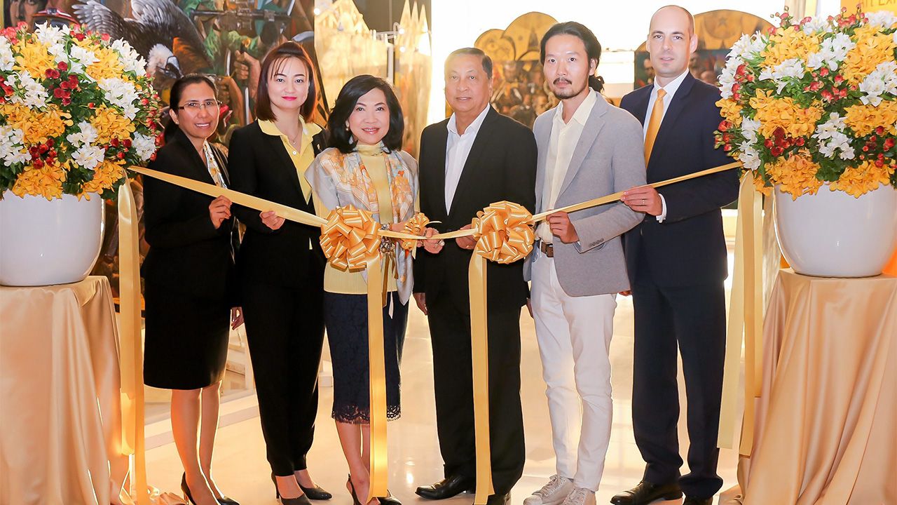 ชมศิลปะ สุพัตรา จิราธิวัฒน์ และ สุรเดช นนทสุตร เปิด “สรรนิพนธ์” การแสดงนิทรรศการศิลปะชุดพิเศษผลงานของ วีรพงษ์ ศรีตระกูลกิจการ โดยมี เบิร์นด รูดิเกียร์, กาญจนา เรืองสิริวิชญกุล และ แม๊กซี กาวิโน มาร่วมงานด้วย ที่โรงแรมเซ็นทาราแกรนด์ เซ็นทรัลเวิลด์ วันก่อน.