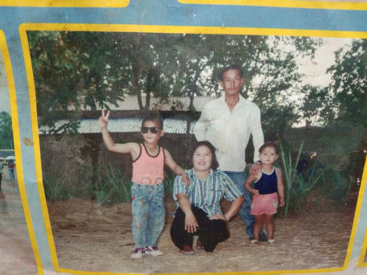 แม้สามีจะเตือนป้าอุไร ไม่ให้เล่นหวย แต่ป้าอุไรก็ดันทุรังจนหมดตัว และเป็นหนี้ 1 ล้าน ที่ยังชดใช้ไม่หมดจนถึงปัจจุบัน