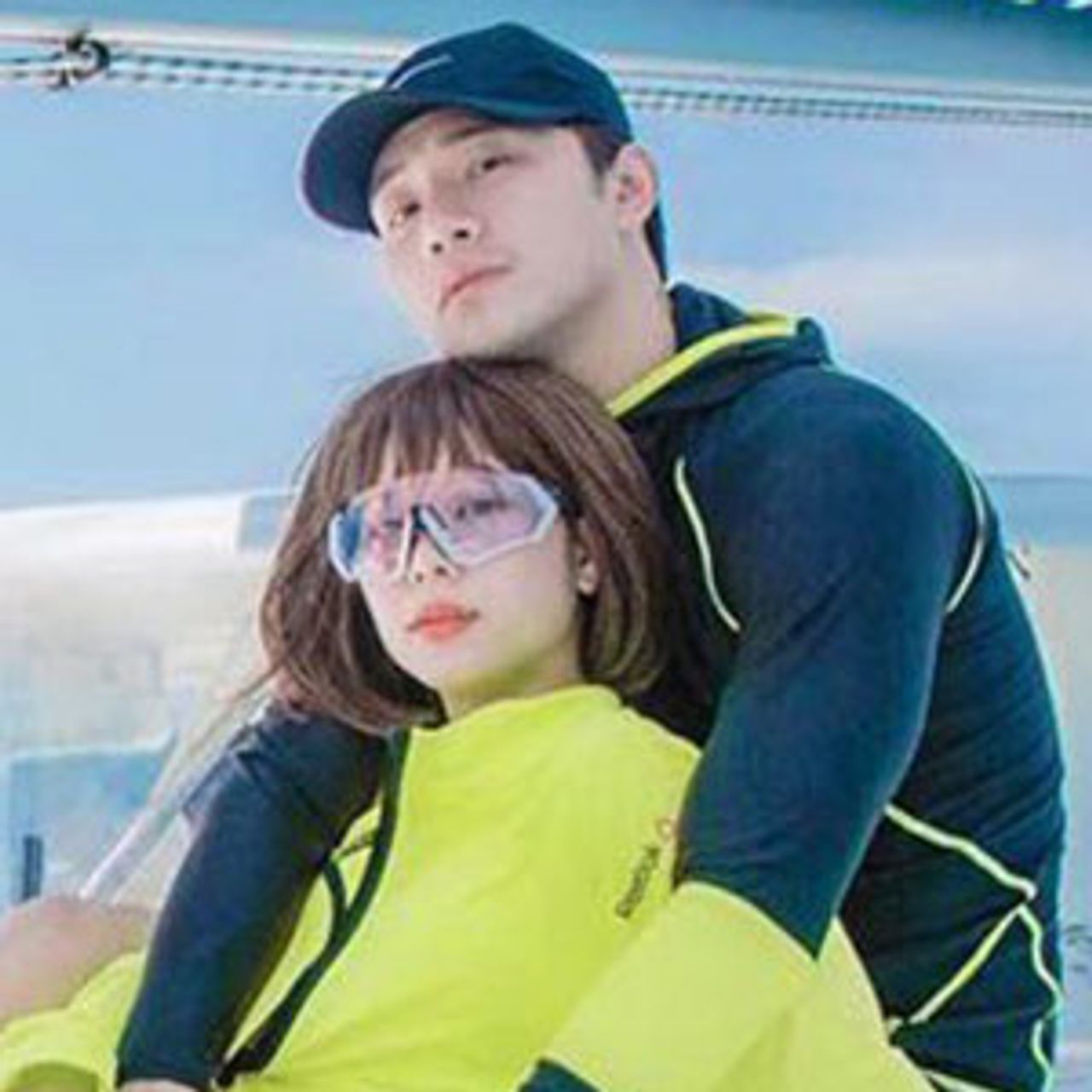 ยืนยันจุดยืน ลูก 1 ก็ต้องแซ่บ กุ๊บกิ๊บ-สุมณทิพย์ ลั่น “สามียังเด็ก” ที่เซ็กซี่ขยี้หัวใจเพื่อ บี้ เลย โครงการลูกคนที่ 2 ยังไม่สำเร็จ เพราะมี กขค.น้องเป่าเปา เขาหวงพ่อ (อิอิ).