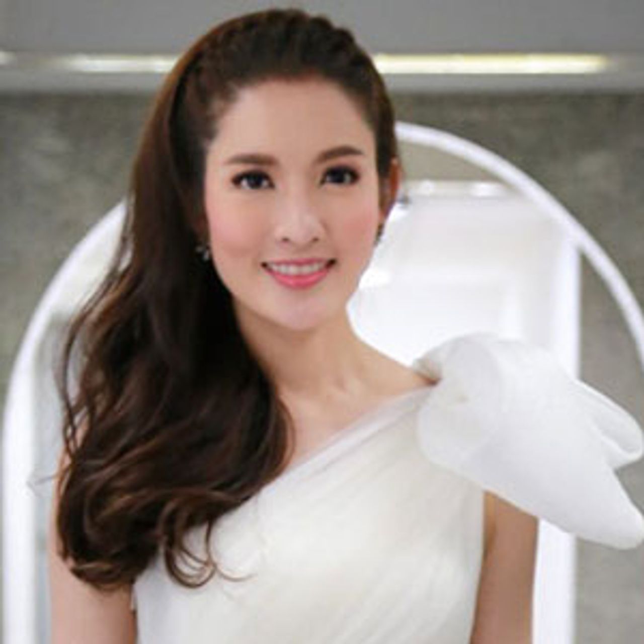 ขุ่นแม่สายสตรอง แอฟ-ทักษอร เตรียมขึ้น แคตวอล์กเดินบนรันเวย์ริมน้ำเจ้าพระยา งาน ICON SIAM Fashion Trend 2019 วันศุกร์ที่ 15 มี.ค.เวลา 17.30 น. ริเวอร์พาร์ค ไอคอนสยาม.