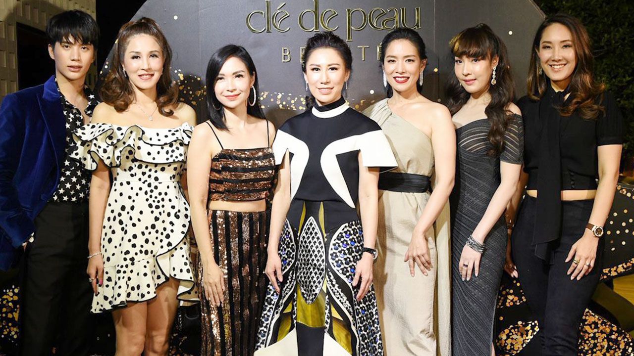ไว้ดูแล - ยุพเรศ คุณาวงศ์ จัดงานแนะนำผลิตภัณฑ์ดูแลผิวรอบดวงตา เอ็นแฮนซิ่ง อาย คอนทัวร์ ครีม สุพรีม และ ไวทัลลิตี้ เอ็นแฮนซิ่ง อาย มาส์ค สุพรีม โดยมี สาริน รณเกียรติ, ทัชชารตี ณ ระนอง, นาขวัญ รายนานนท์ และ โสรัส อมาตยกุล มาร่วมงานด้วย ที่บีม ทองหล่อ วันก่อน.