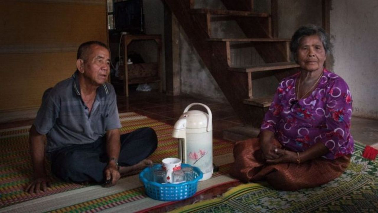 นายบัวสา กับนาง จูมศรี สีกันยา พ่อและแม่ของลำดวน