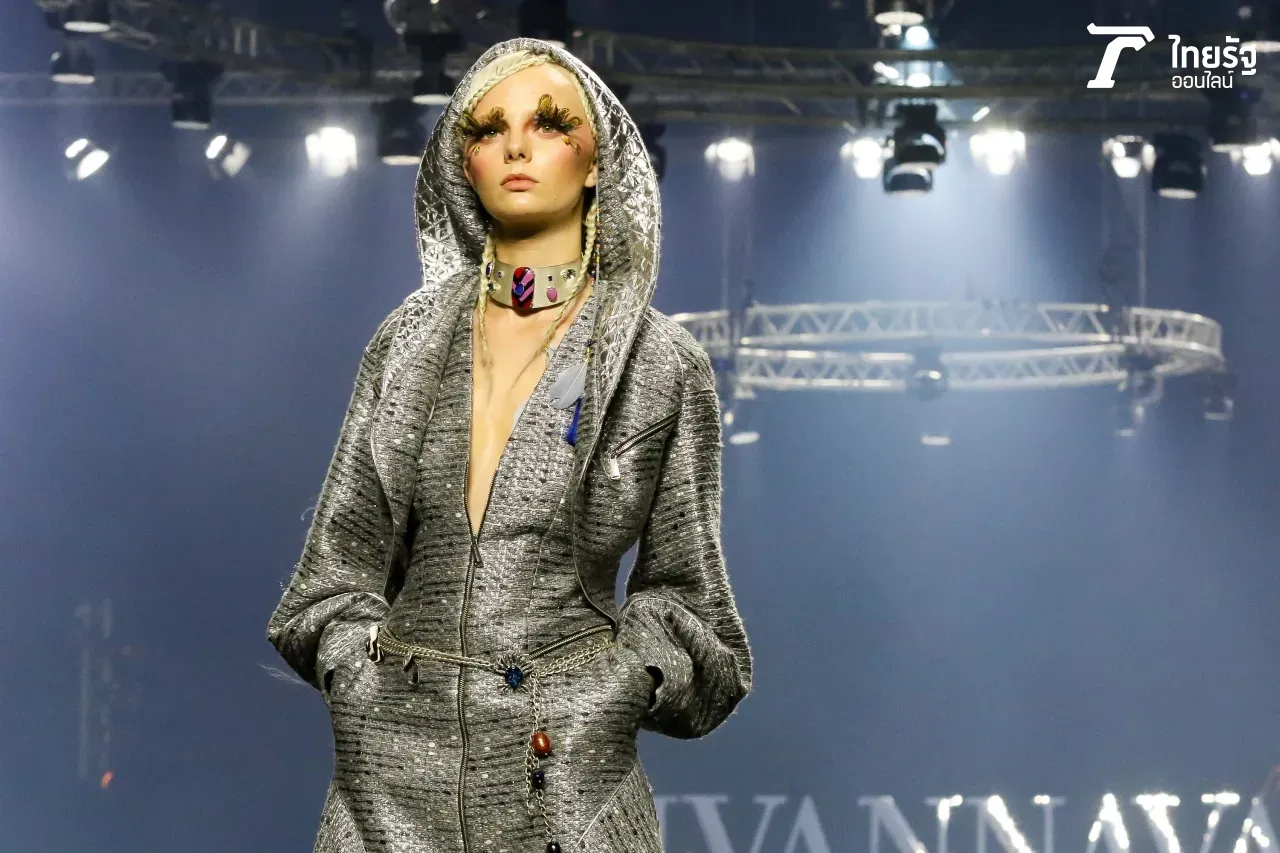 สะกดทุกสายตา แฟชั่นโชว์ SIRIVANNAVARI SS19 งดงาม นำเทรนด์