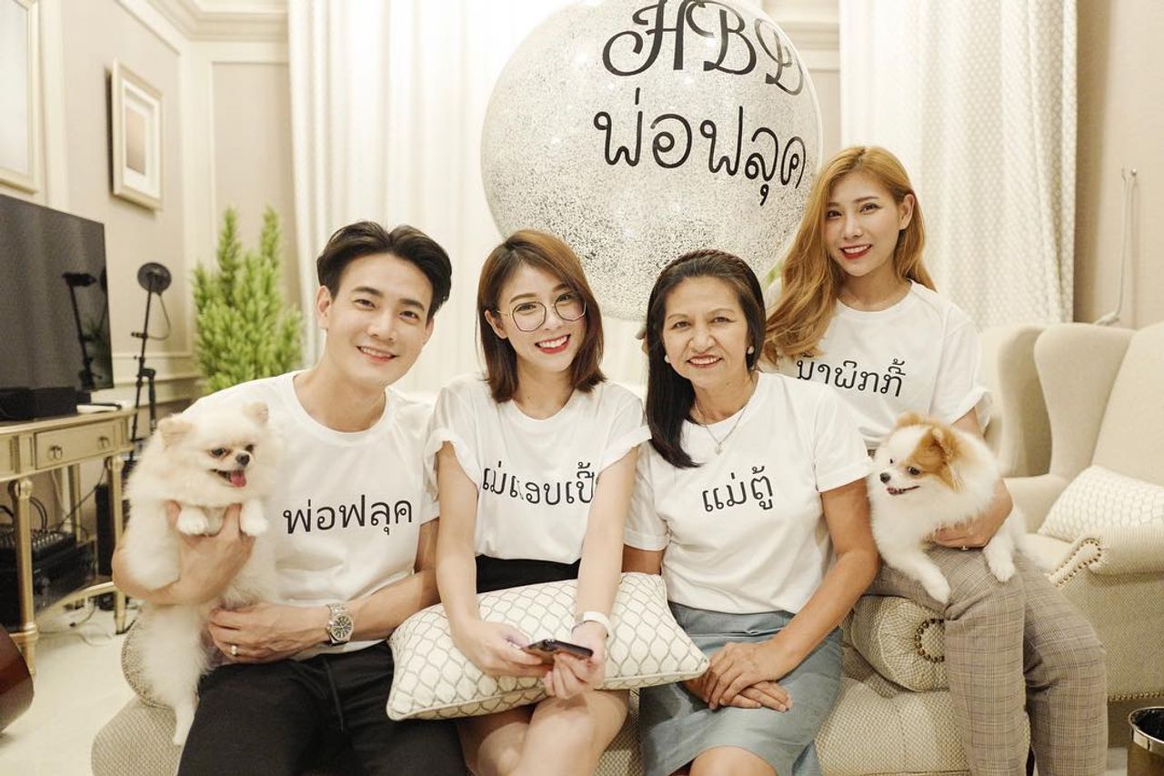 บรรยากาศวันคล้ายวันเกิดฟลุค จิระ หลังรู้ผลว่าแอปเปิ้ลตั้งท้อง ขอบคุณภาพจากไอจี @appleminiberry