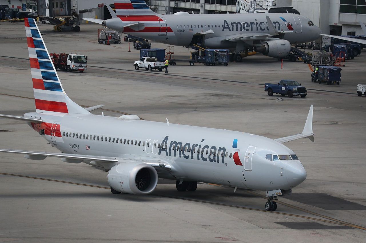 เครื่องบินโดยสารโบอิ้ง 737 Max 8 ของสายการบินอเมริกัน แอร์ไลน์ส