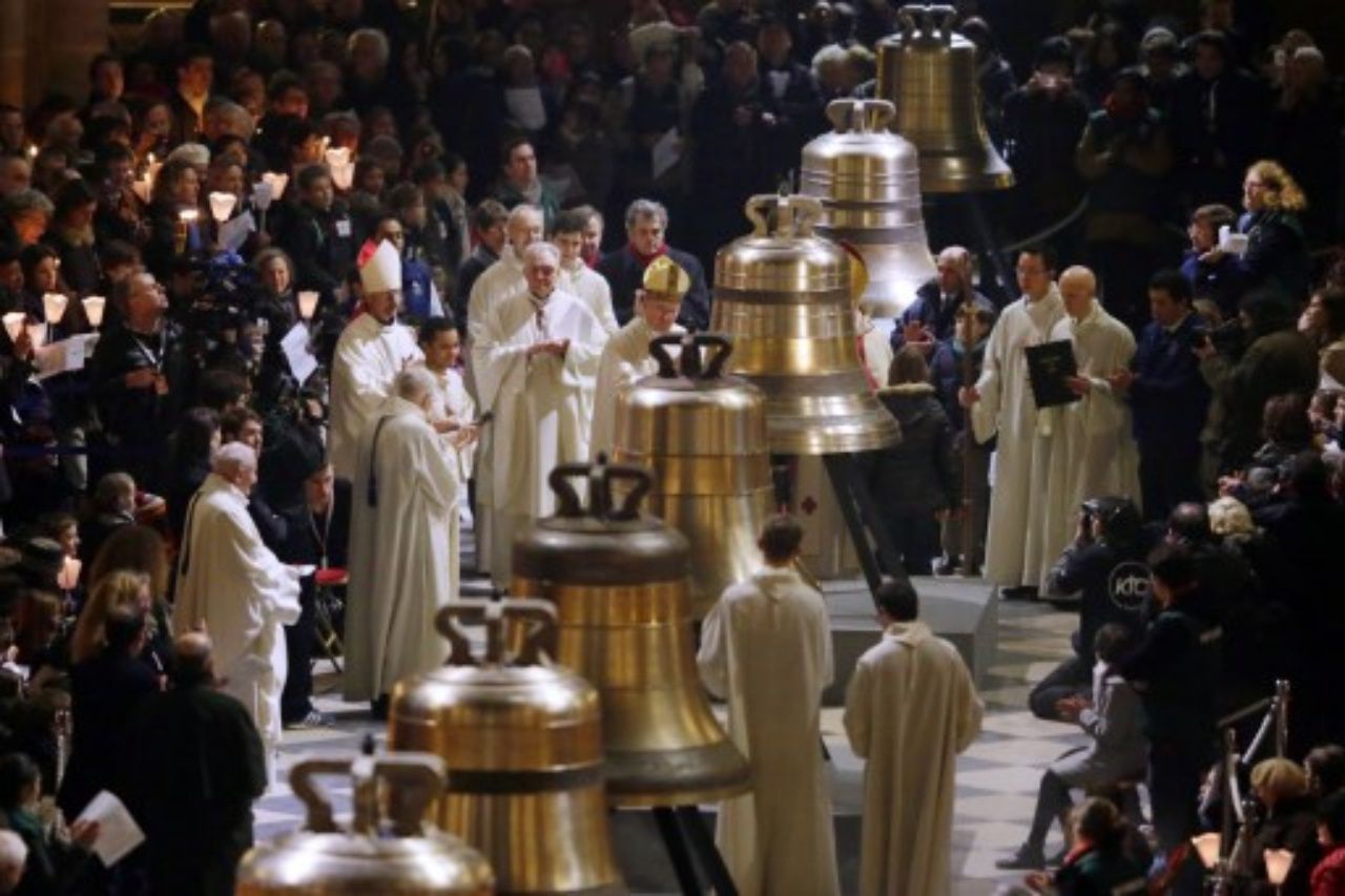 ระฆังที่หล่อขึ้นมาใหม่ในปีพ.ศ. 2556