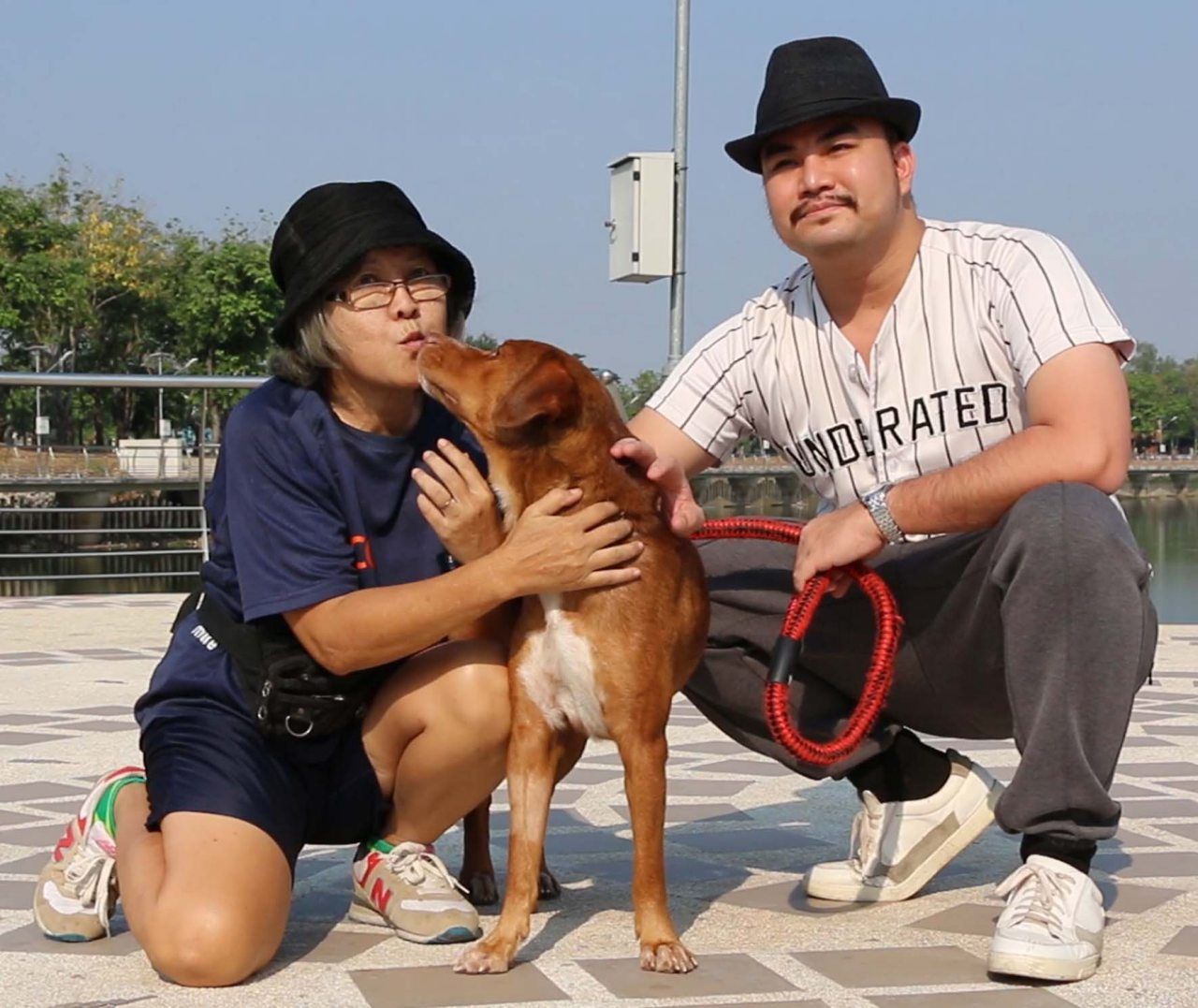 ขอจุ๊บย่าจ๋าหน่อยครับ