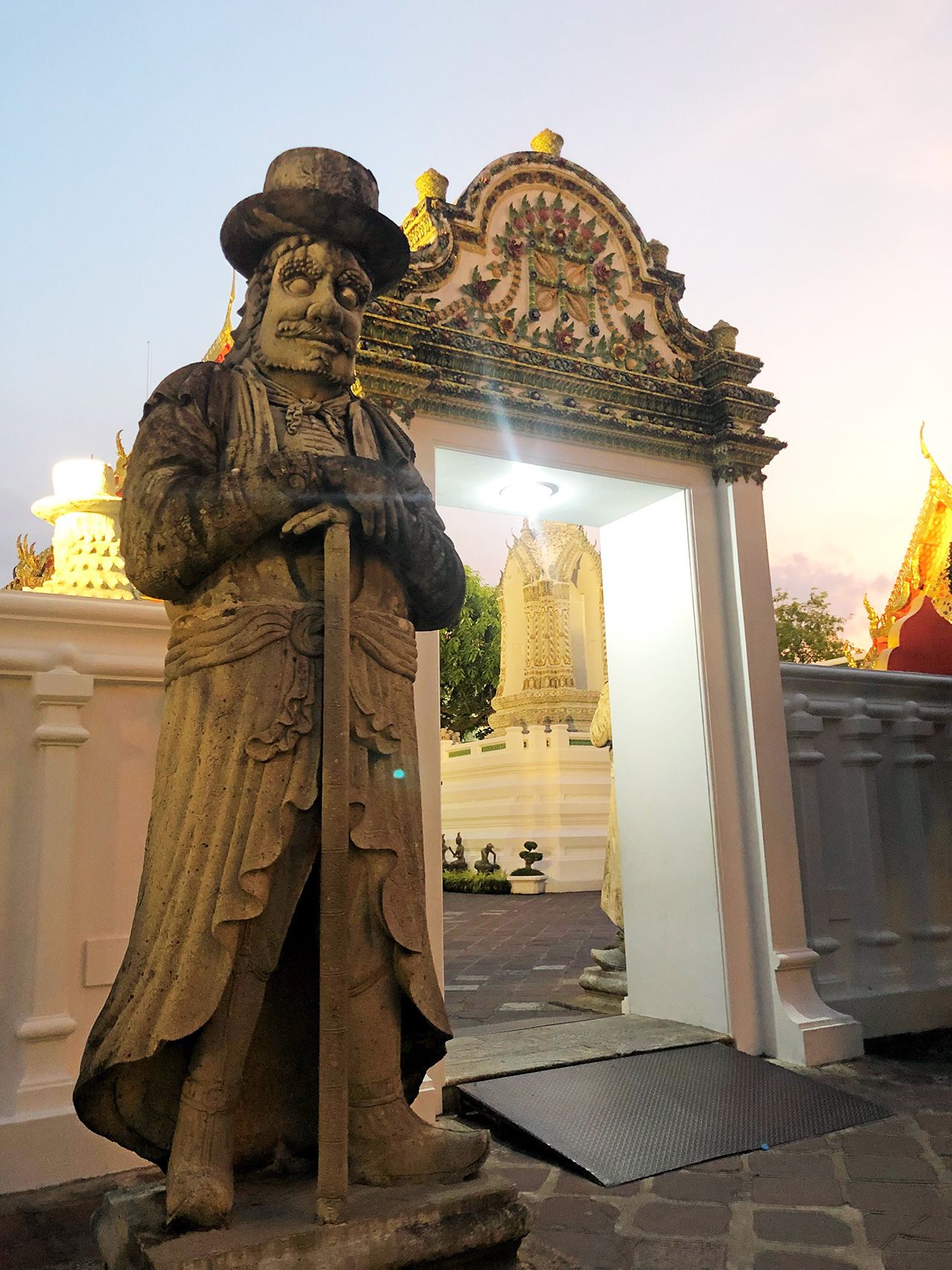 วัดโพธิ์หรือวัดพระเชตุพนวิมลมังคลาราม.