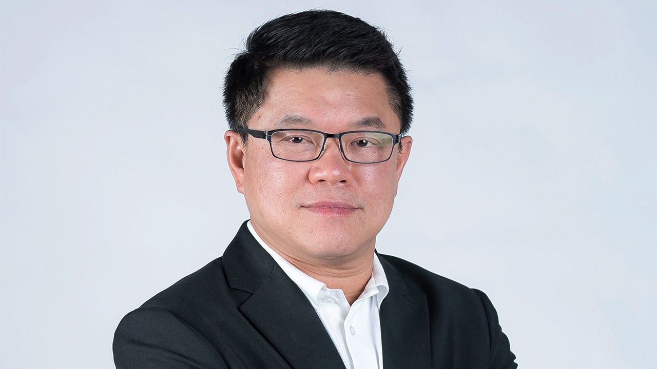 จัด ผัดไท–ใจดี มาเป็นพรีเซนเตอร์ พรีเซนต์บนจอช่อง 8 กับนวัตกรรมใหม่ระดับโลก หยุดผมขาว อู๊ยยย ขายดียิ่งกว่าบัตรคอนเสิร์ตอีก เฮียฮ้อ–สุรชัย หน้าบาน.