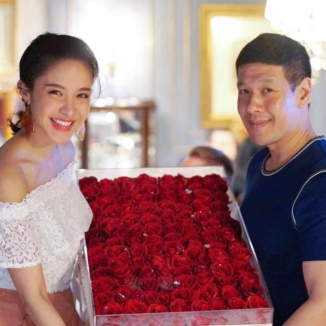 น้ำชา-ดร.วาว ขอบคุณภาพจากไอจี @dilakalathapipat