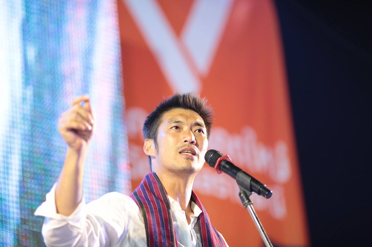 ธนาธร จึงรุ่งเรืองกิจ หัวหน้าพรรคอนาคตใหม่ ขอบคุณภาพจากเพจ Thanathorn Juangroongruangkit - ธนาธร จึงรุ่งเรืองกิจ