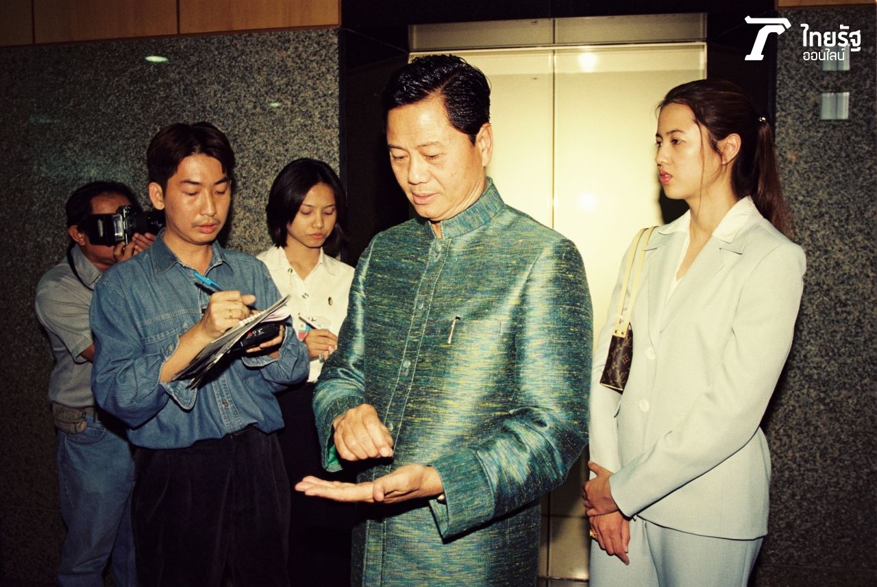 นายทวี ไกรคุปต์ และลูกสาว ปารีณา ไกรคุปต์