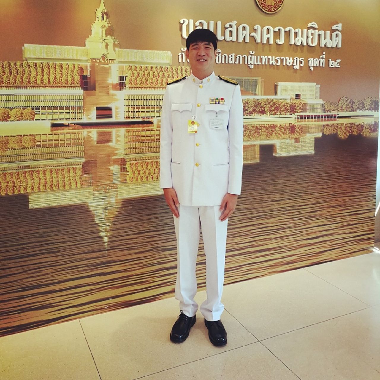 เท่าพิภพ ลิ้มจิตรกร ส.ส.กรุงเทพฯ พรรคอนาคตใหม่