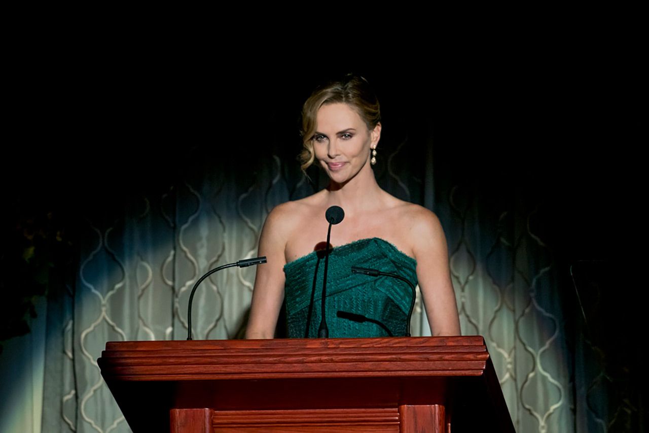 ดูมาดว่าที่ประธานาธิบดีหญิงเสียก่อน