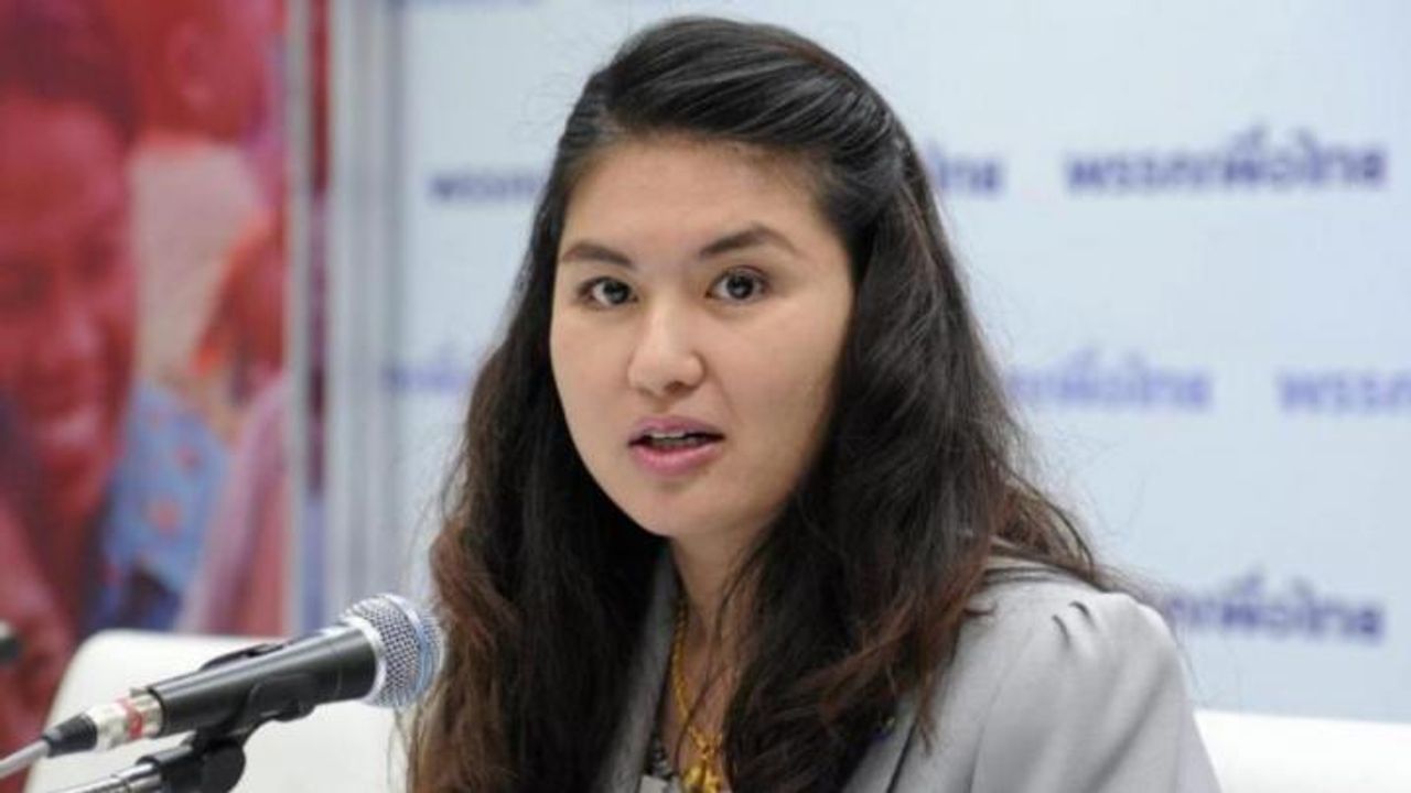 ร.ท.หญิง สุณิสา ทิวากรดำรง รองโฆษกพรรคเพื่อไทย