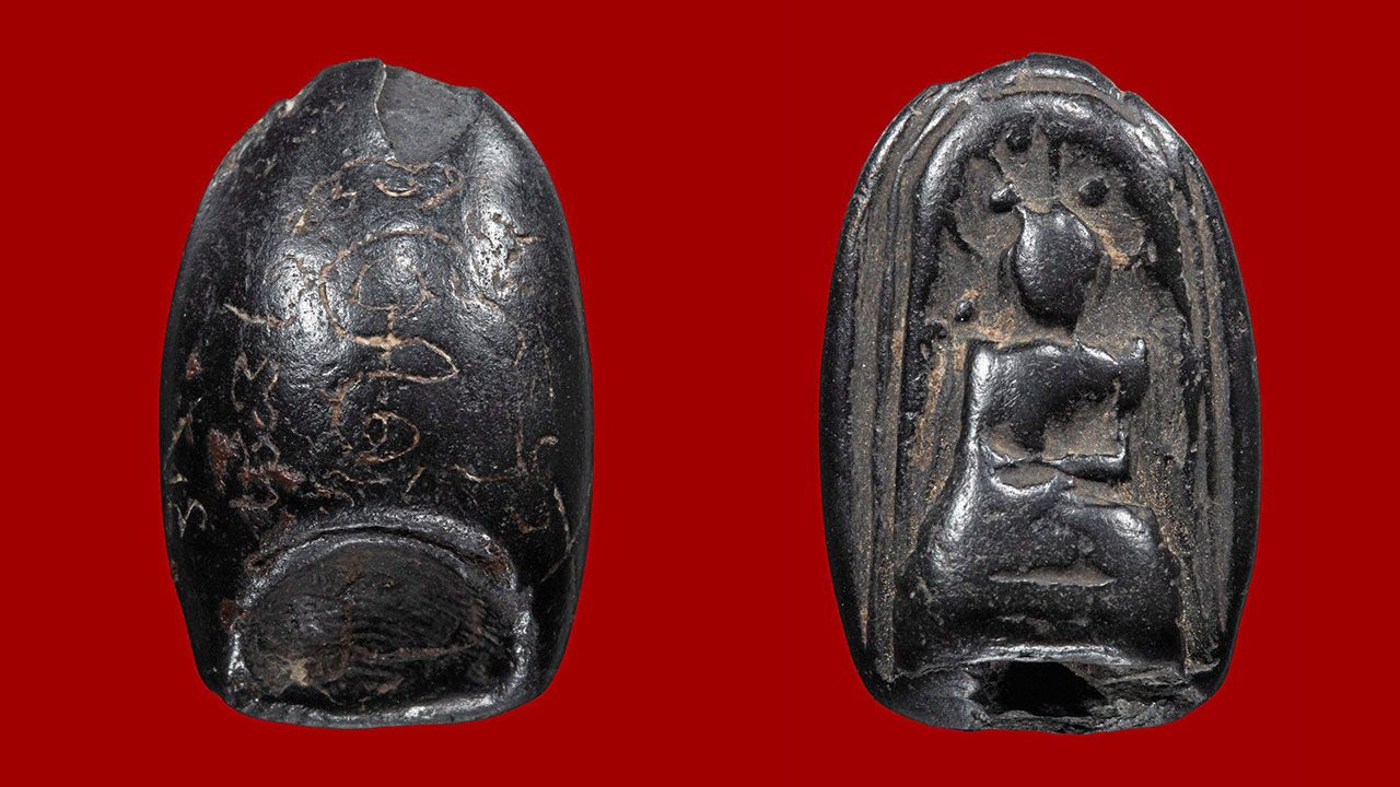 พระกริ่งคลองตะเคียน พิมพ์กลางไหล่ยก กรุวัดคลองตะเคียน อยุธยา ของเบนจมิน ท่าพระจันทร์.