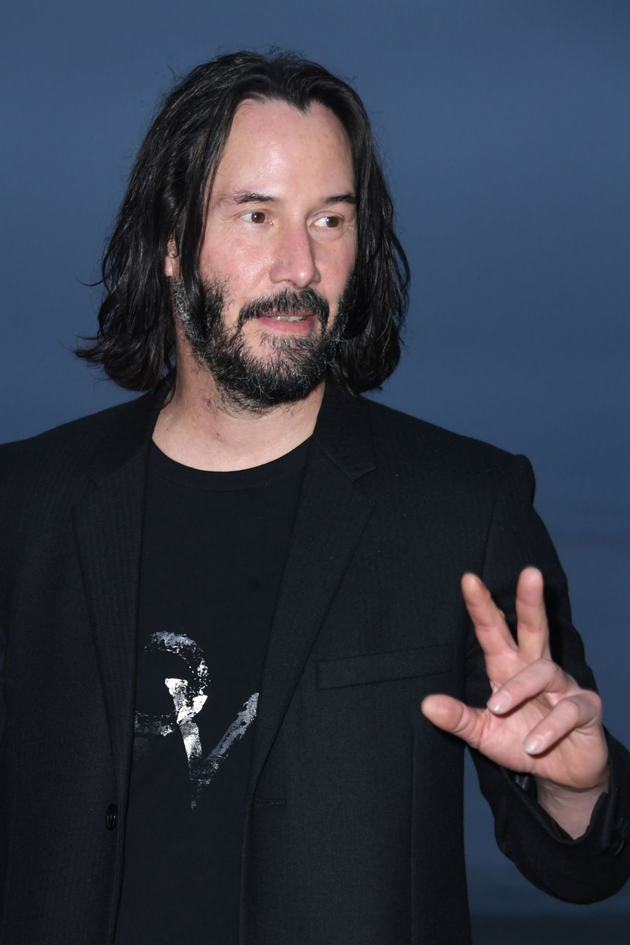 งดรัวกระสุน วันนี้คุณพี่จอห์น วิค John Wick หรือ คีอานู รีฟส์ มาดูแฟชั่นโชว์