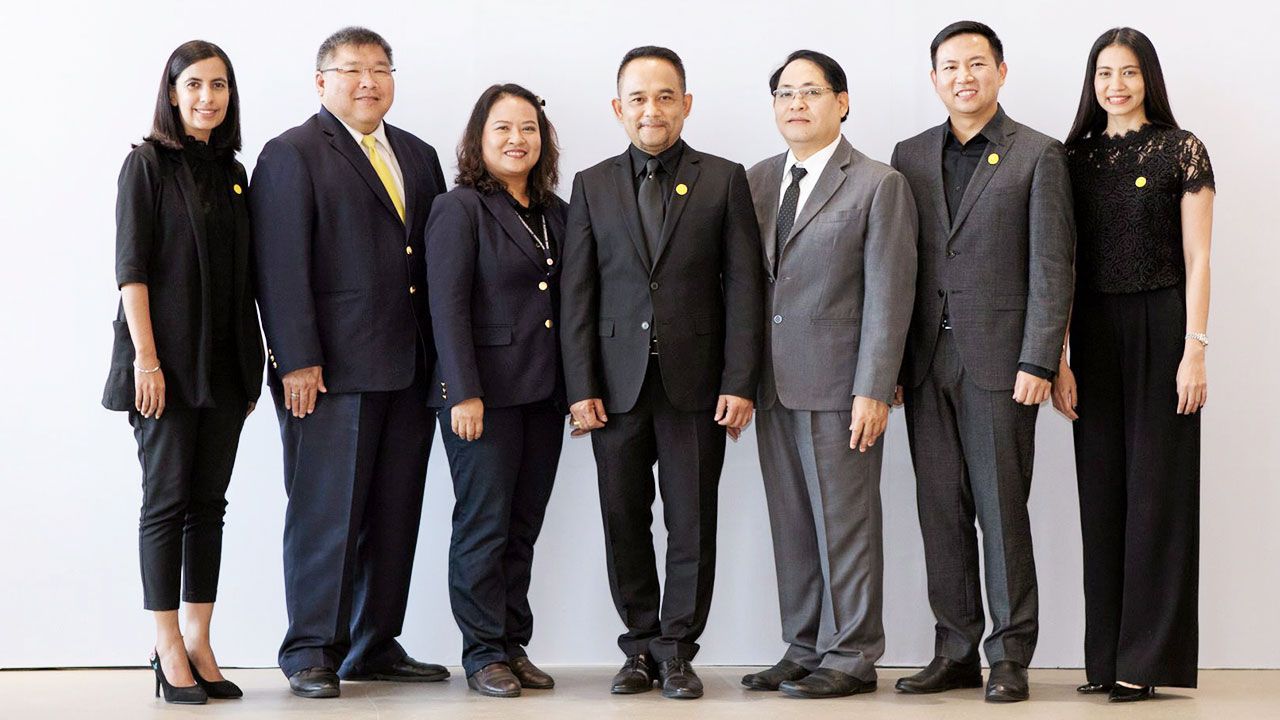 ให้ทุน อัษฎา แก้วเขียว และ กฤษฐ์สยุทธ ชววิทยาธรรม เปิดตัว “Whizdom Scholarship” โครงการสนับสนุนที่พักอาศัย พร้อมทุนพัฒนาทักษะตนเองแก่นักศึกษาใน 3 มหาวิทยาลัยชั้นนำ โดยมี ผศ.ดร.ชัยพร ภู่ประเสริฐ มาร่วมงานด้วย ที่โครงการ 101 ทรู ดิจิทัล ปาร์ค วันก่อน.