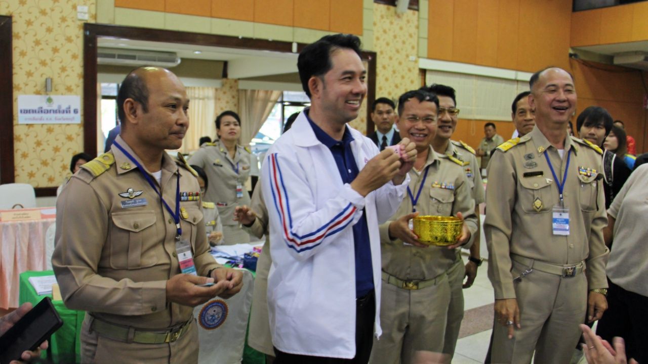 อิทธิพล คุณปลื้ม