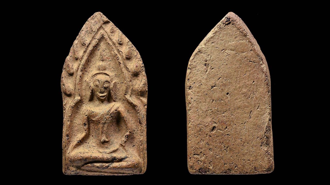 พระขุนแผนเดี่ยว พิมพ์หน้า ฤๅษี กรุวัดบ้านกร่าง สุพรรณบุรี ของพิเชษฐ์ เกียรติเดชาวิทย์.