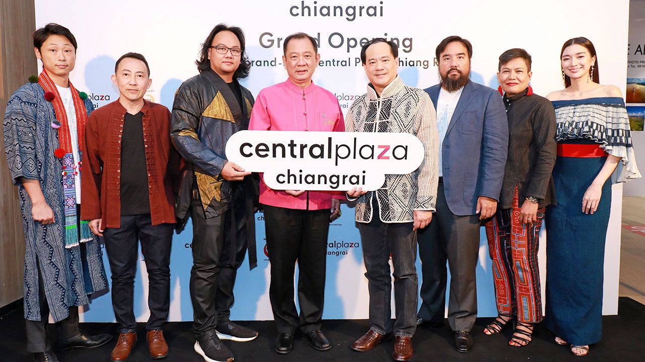 ปรับโฉม ภาษเดช หงส์ลดารมภ์ และ ปกรณ์ พรรธนะแพทย์ เปิดโฉมใหม่ ศูนย์การค้าเซ็นทรัลพลาซา เชียงราย โดยมี ม.ล.ดิศปนัดดา ดิศกุล, โอกุริ โทโมโยชิ, กรุณา เดชาติวงศ์ ณ อยุธยา, เกษม เตชไตรรัตน์ และ ภูริตา สุปินชุมภู มาร่วมงานด้วย ที่ จ.เชียงราย วันก่อน.