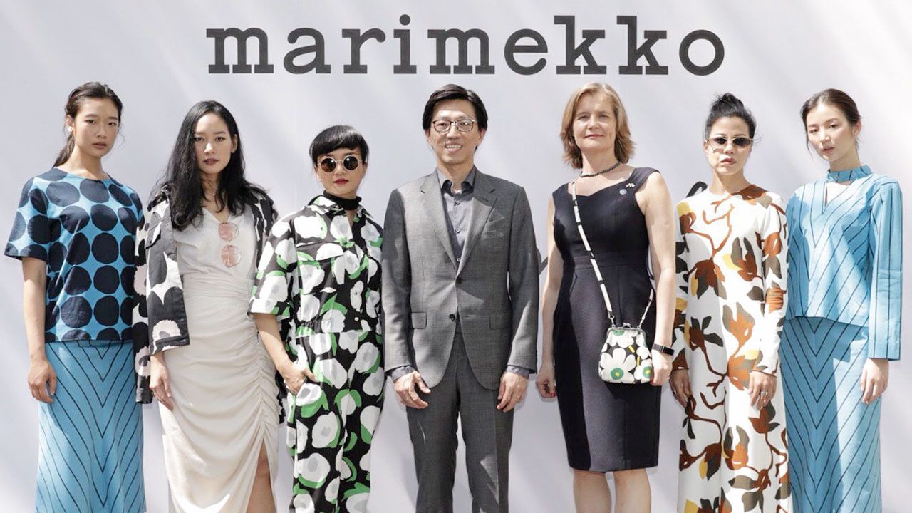ใส่สบาย ธนพงษ์ จิราพาณิชกุล จัดงาน Marimekko Spring/Summer 2019 Press Preview แฟชั่นโชว์เสื้อผ้าไลฟ์สไตล์จากฟินแลนด์ โดยมี ภัทรสุดา อนุมานราชธน, จิรายุ คูอมรพัฒนะ และ ชุติมณฑน์ จึงเจริญสุขยิ่ง มาร่วมงานด้วย ที่ห้องสมุดนีลเซนเฮส์ ถ.สุรวงศ์ วันก่อน.