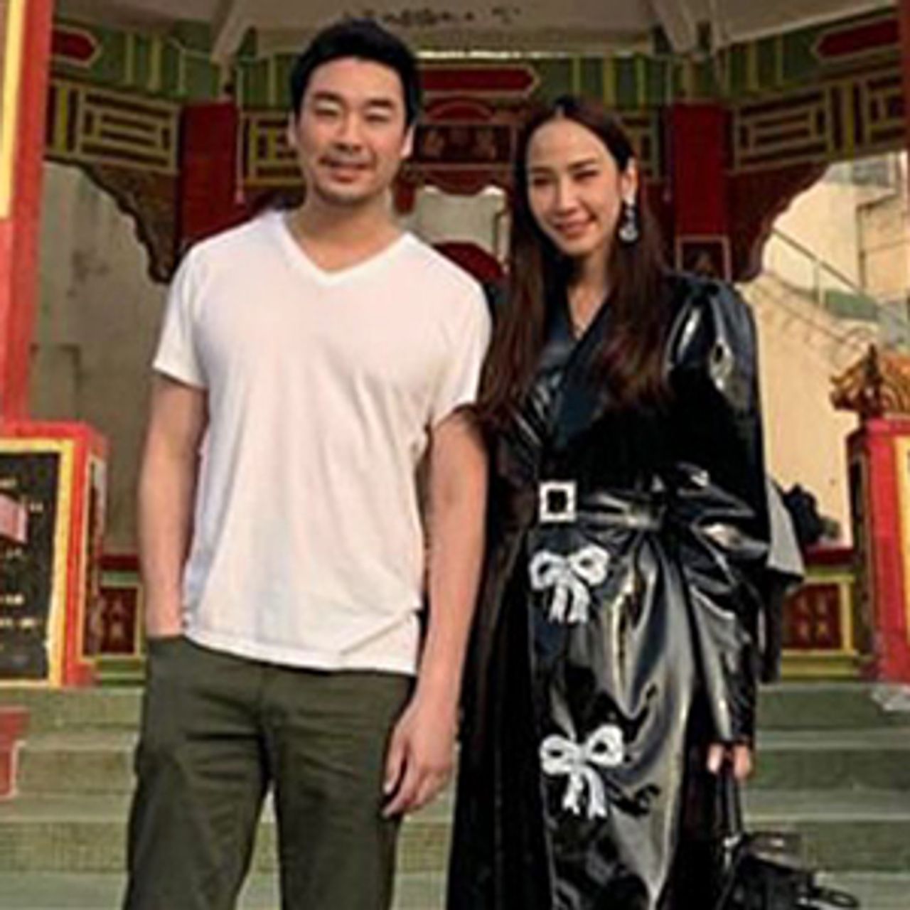 จัดทริปฮ่องกง-มาเก๊า อั้ม–พัชราภา ควง พก ไปร่วมทริปบุญพร้อมพ่อแม่ด้วยดูจากรอยยิ้ม อั้ม สิ อินเลิฟสุดๆ ตำแหน่ง (ว่าที่) ลูกเขยจะไปไหนเสีย!