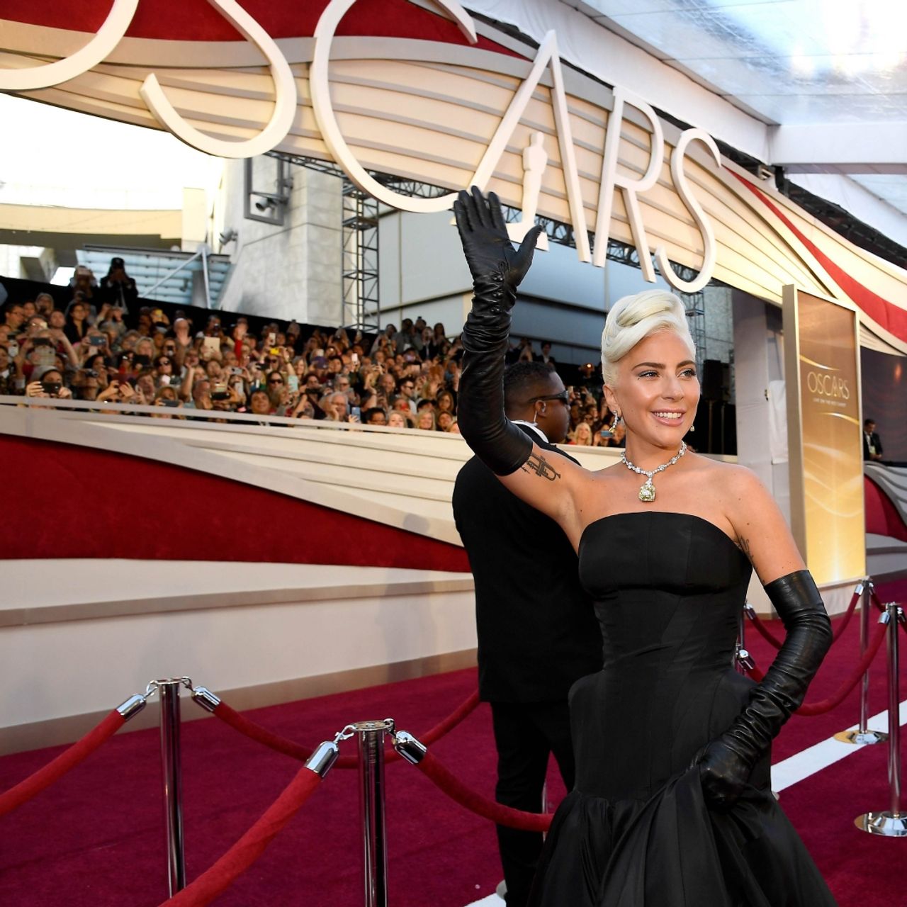 สวยจริง ต้องยอม