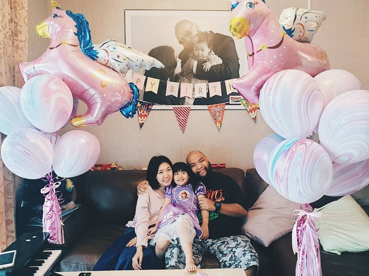 ภาพบรรยากาศฉลองวันคล้ายวันเกิดน้องชูใจ ขอบคุณภาพจากไอจี @ftodah