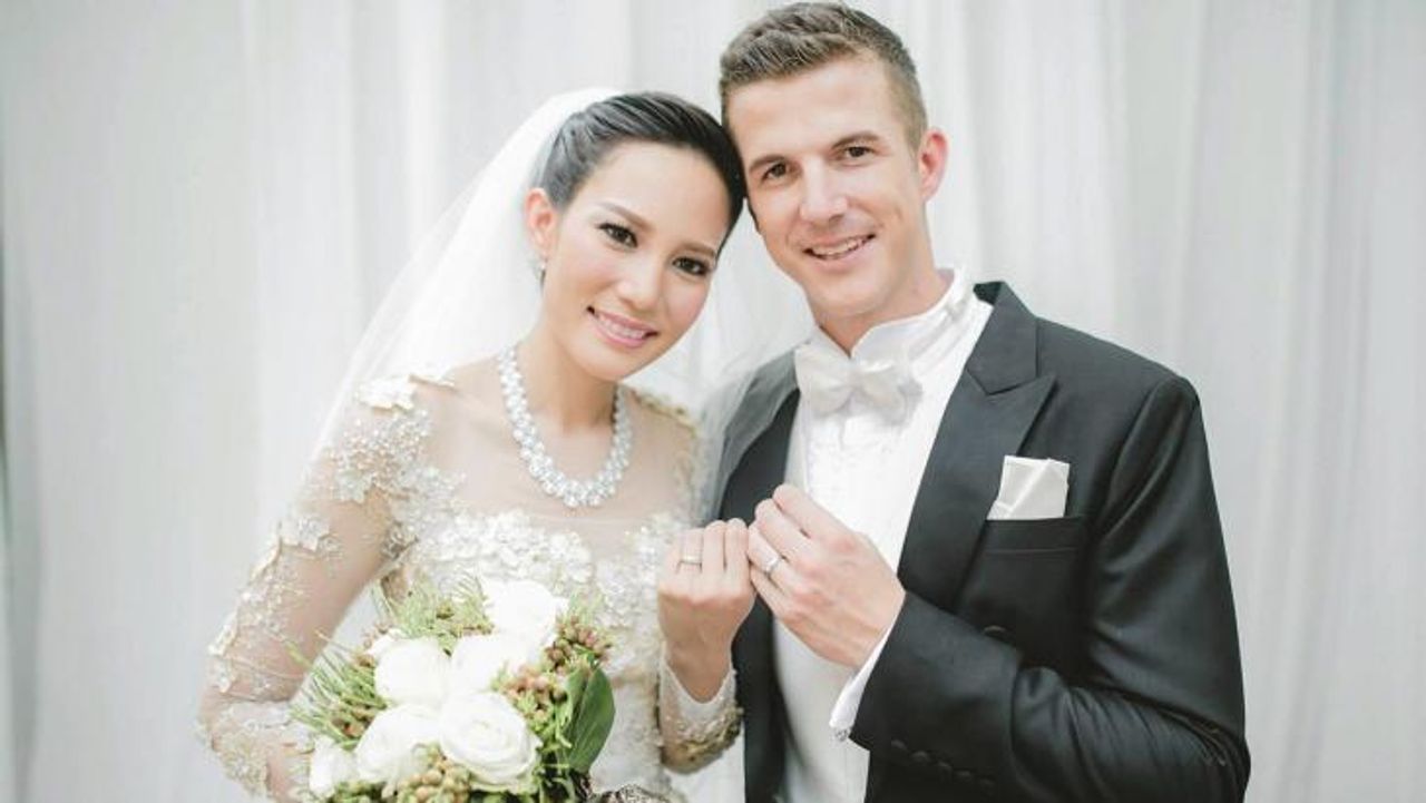 ชาม ไอยวริญท์ และเจมส์ แอรอน โธมัส สามีหนุ่มฝรั่ง