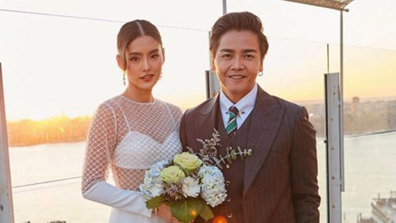 เซอร์ไพรส์เก่ง!! พีเค ปิยะวัฒน์ พา โยเกิร์ต จดทะเบียนสมรสและฉลองครบรอบขอแต่งงาน 1 ปี ไกลถึง นิวยอร์ก...ทายกันดีกว่า เฮีย จะเข้าชมรม “เกียมัว” มั้ยน้าาา แหะๆ.