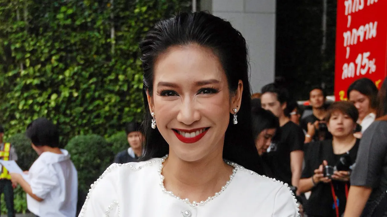 เปิดกล้องไปแล้ว “กลับไปสู่วันฝัน” ช่องพีพีทีวี ดูนักแสดง ป๊อก-ปิยธิดา, บีม-กวี, ออย-ธนา, สมาร์ท–กฤษฎา, นก-อุษณีย์, เต๋า-สโรชา ...ก็น่าจะย้อนเวลาไปหลายปีอยู่นะ อิ๊ๆ.