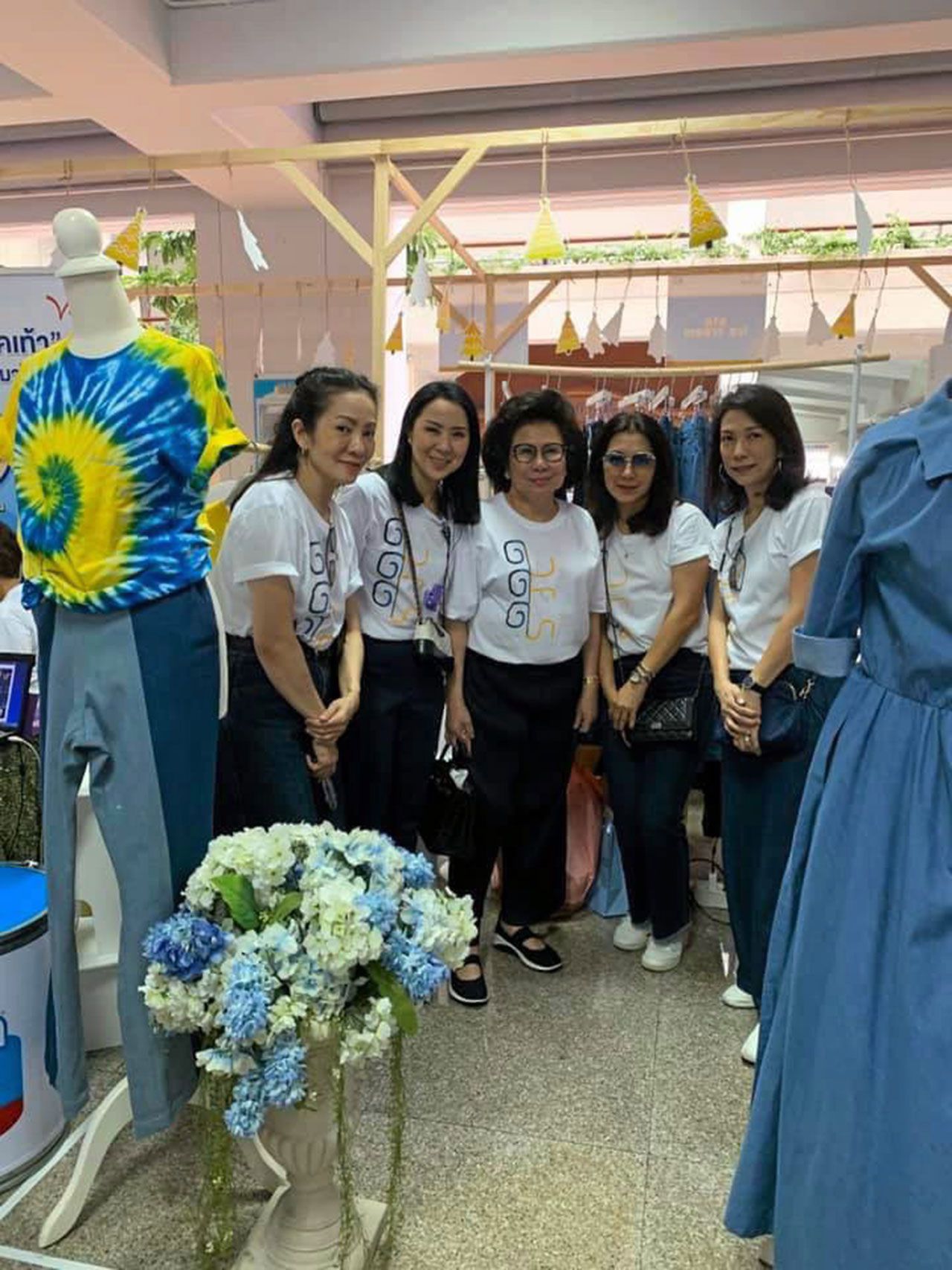 ศิษย์รุ่นแม่รุ่นลูก ...“อรนารถ-ดร.วีณา เชิดบุญชาติ”, ภาณุมาศ จิราธิวัฒน์.