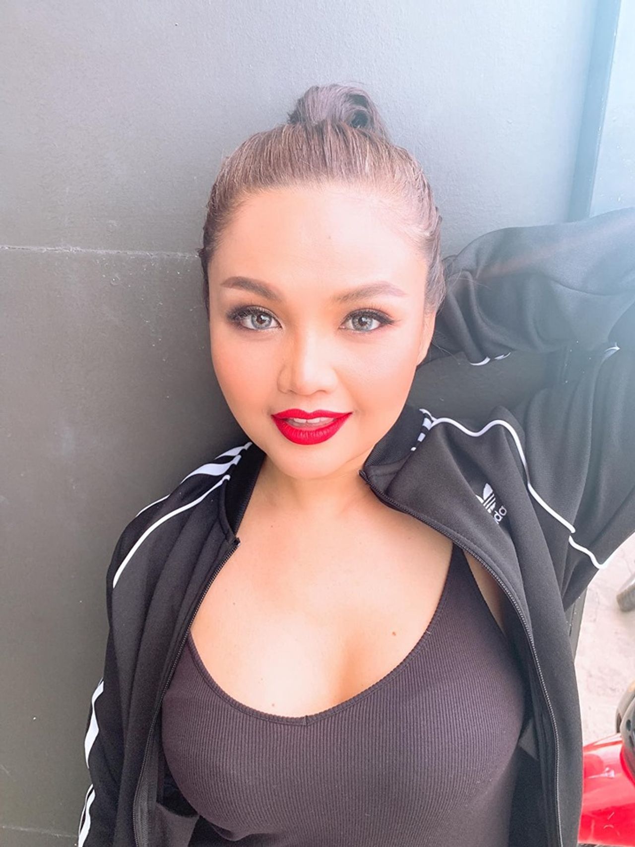 ตั๊กแตน ชลดา ขอบคุณภาพจากเฟซบุ๊ก ตั๊กแตน ชลดา