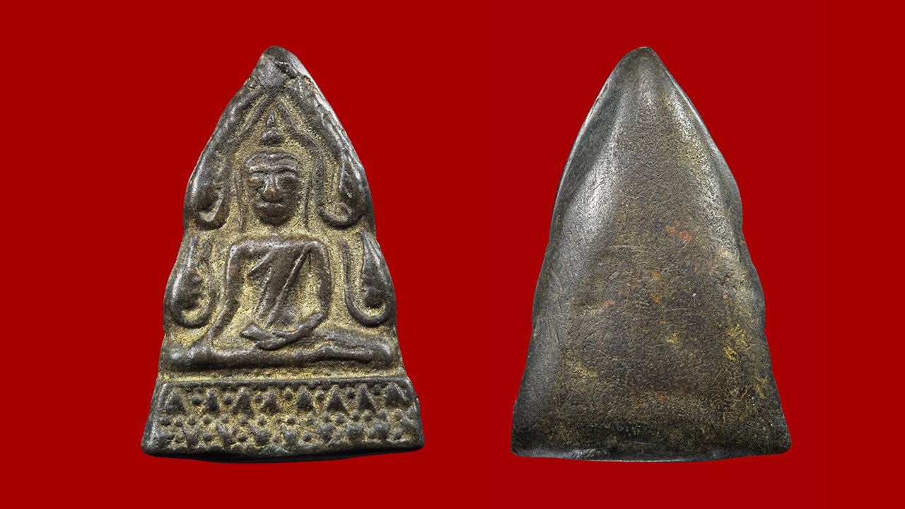 พระพุทธชินราช เนื้อเมฆสิทธิ์ พระอุปัชฌาย์ตัน วัดอู่ตะเภา สระบุรี ของ ดร.ณัฐธัญ มณีรัตน์.