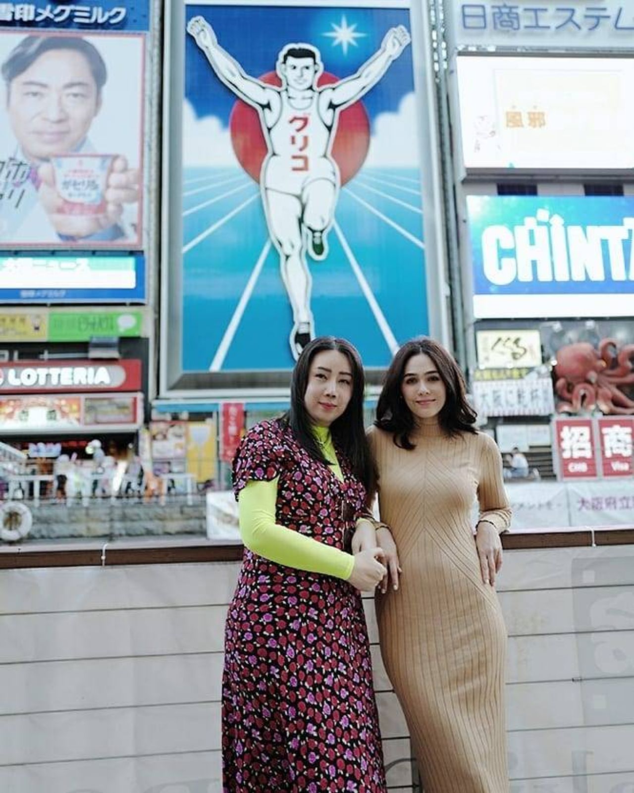 หวานเจี๊ยบ-ชมพู่ ขอบคุณภาพจากไอจี @hwanjeabjeab