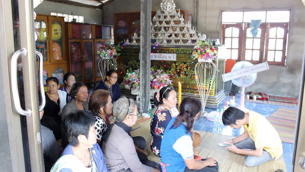 พ่อกับแม่ของ ใบปอ รัตติยา ได้เดินทางไปเคารพศพผู้เสียชีวิตก่อน