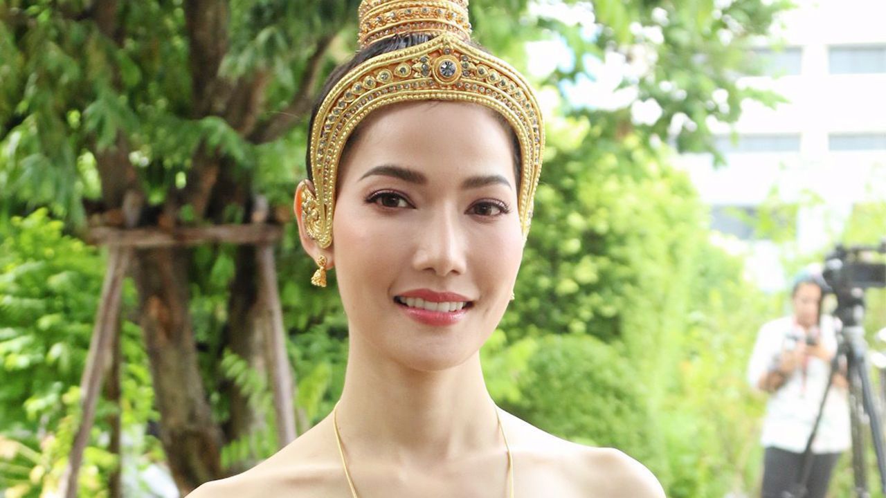 ฟาก น้ำหวาน-กรรณาภรณ์ ถ่ายละคร “สางนางพราย” ช่อง 8 คิวแรก น้ำตาหยดแหมะๆ ไม่ได้ยากหรือดราม่าอะไร แค่เล่นเป็นผีเลยห้ามกะพริบตา ถลึงตาเช้ายันค่ำแค่นั้นเอ๊ง...ง.